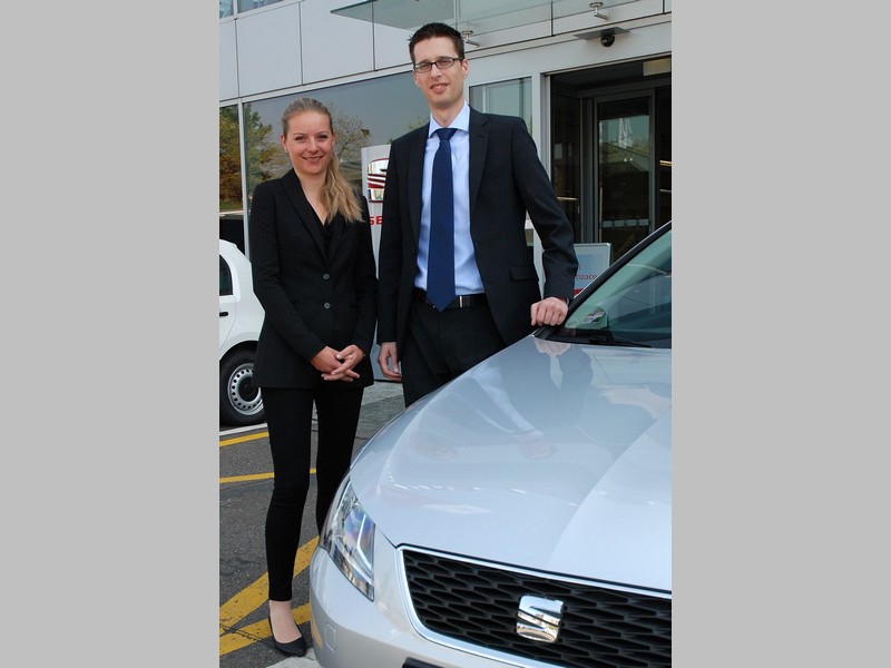 Seat předal 56 nových vozů autopůjčovně Sixt
